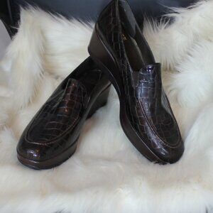 Stuart Weizmann  crocodile brown shine  leather platform  shoes 9.5